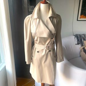 Miu Miu Vintage Y2K Classic Tan Trenchcoat | size 40